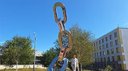 Sculpture representing unity installed at UWE Bristol after alum donation