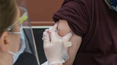 Encouraging vaccination uptake through public health messaging in pandemics review